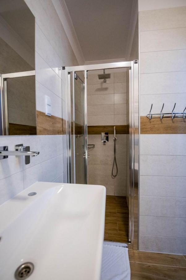 Hotel Palacowa Narol エクステリア 写真