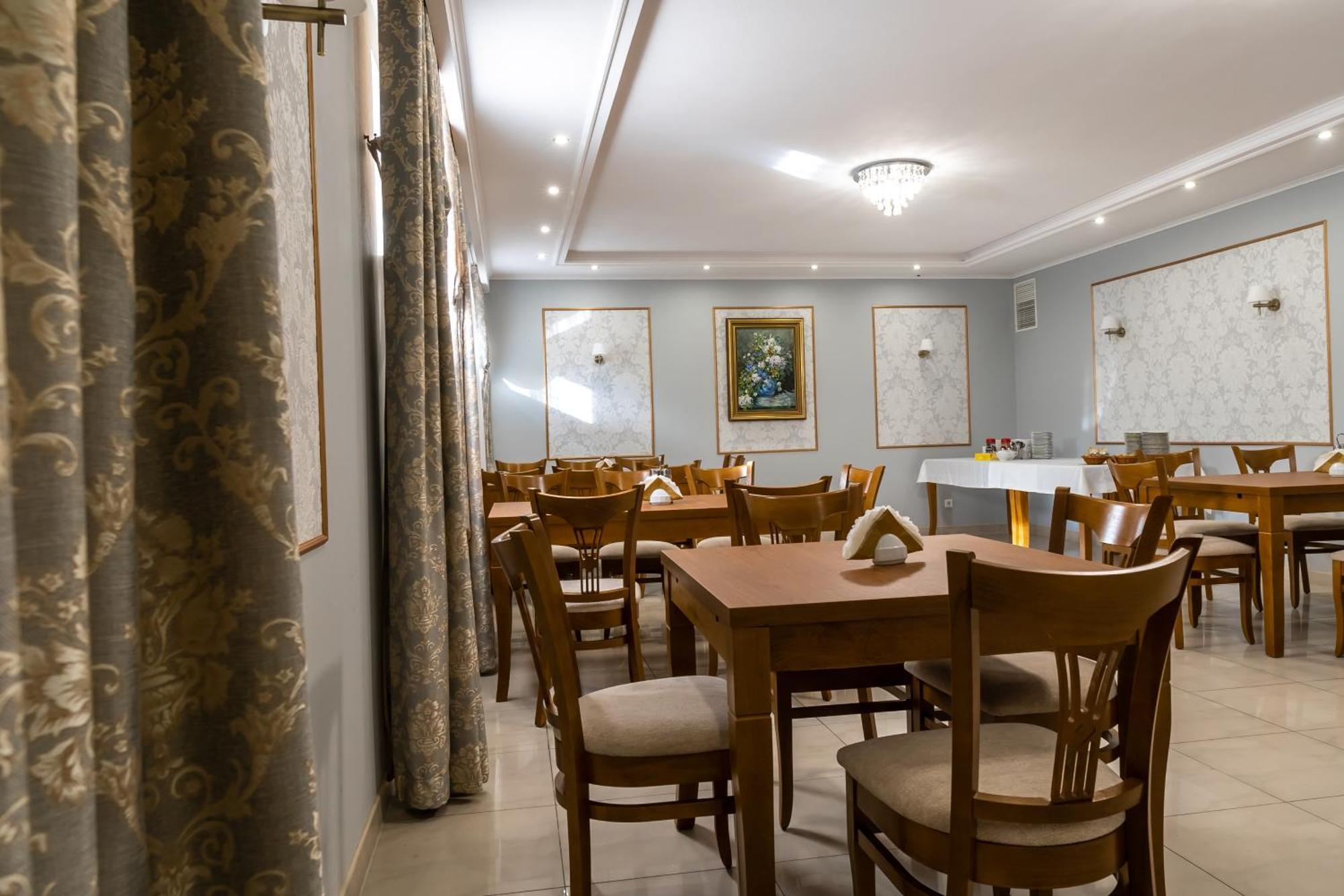 Hotel Palacowa Narol エクステリア 写真