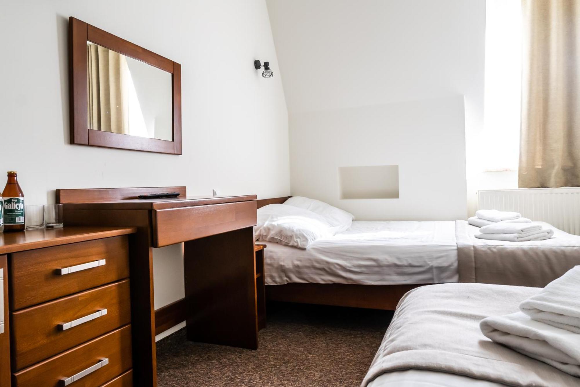 Hotel Palacowa Narol エクステリア 写真