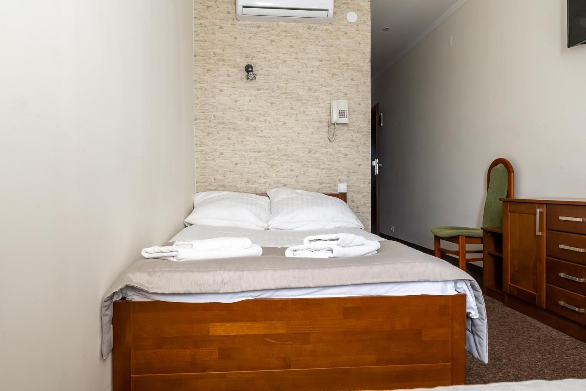 Hotel Palacowa Narol エクステリア 写真