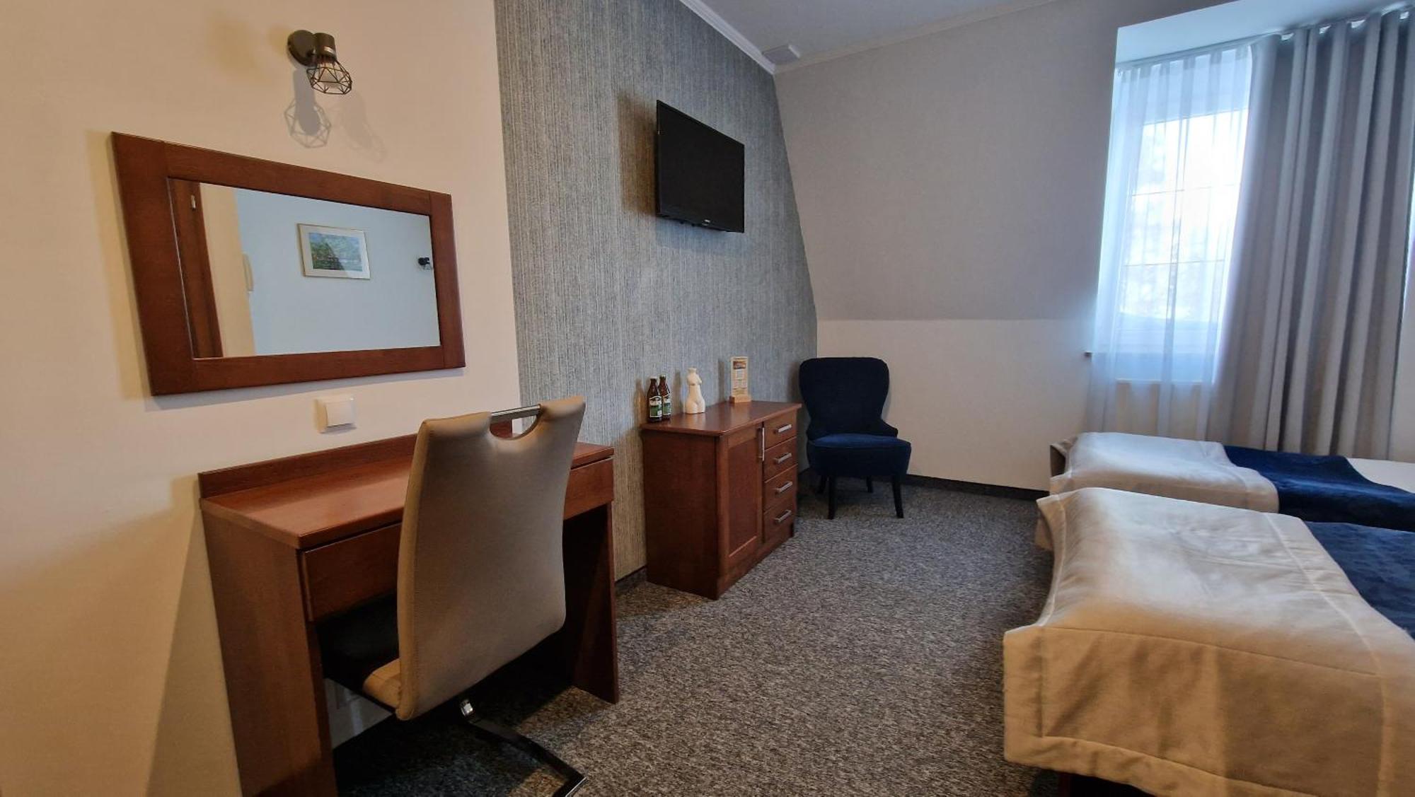 Hotel Palacowa Narol エクステリア 写真